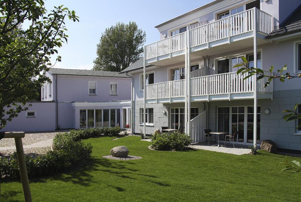 Aparthotel Saatmann Garni Ahrenshoop Extérieur photo