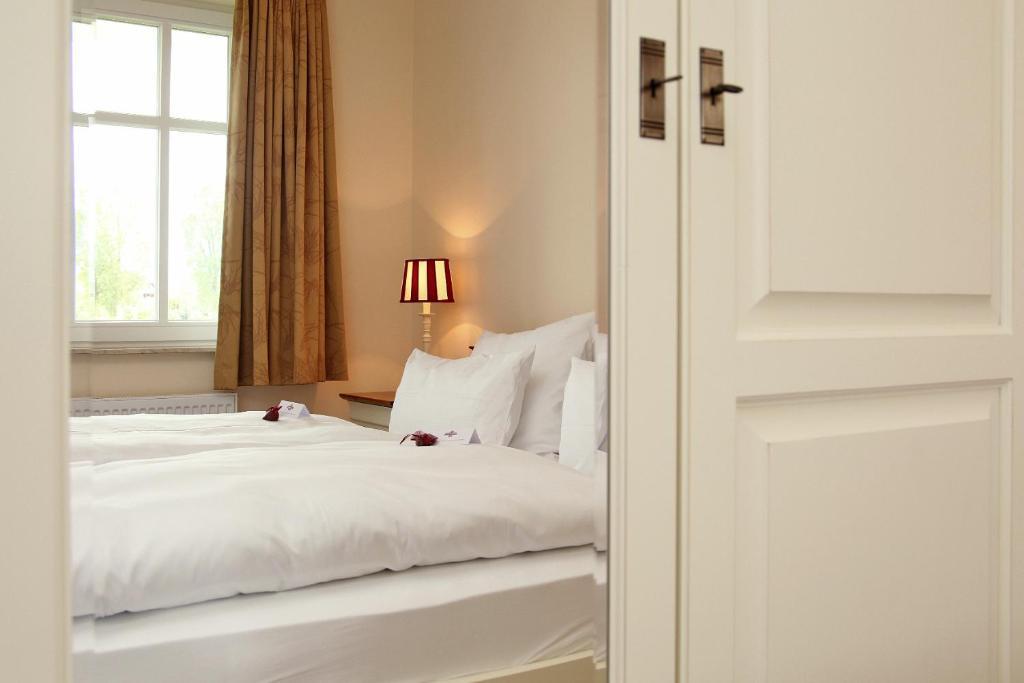 Aparthotel Saatmann Garni Ahrenshoop Extérieur photo